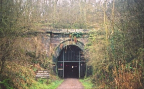 AC17	The northern portal of Oxendon Tunnel.