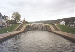 AQ27	Looking up the flight of locks at Fort Augustus.