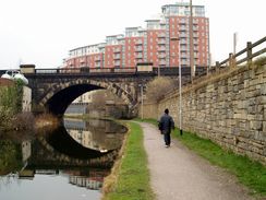Heading northwestwards through Leeds on the canal towpath.