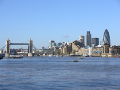 P2006B186275	Tower Bridge and the City of London skyline.