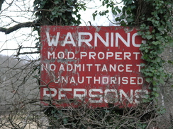 P20111272357	An MOD warning sign.