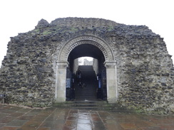 P2013DSC04691	An old entrance gateway into Rochester Castle.