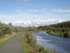 P2018DSC03199	Following the Union Canal west towards the Falkirk Wheel.