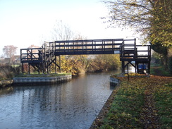 P2018DSC06333	A footbridge over the canal in Wilstone.