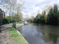 P2019DSCF2505	The canal in Uxbridge.