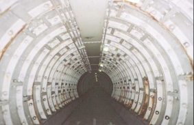 W16	Inside the Greenwich foot tunnel