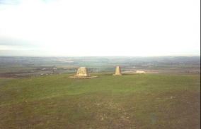 Z12	Ivinghoe Beacon and Trig point.