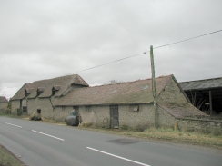 P1200436	A pretty barn at Hungerford.