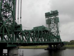 P2002A140009	Newport lift bridge. 