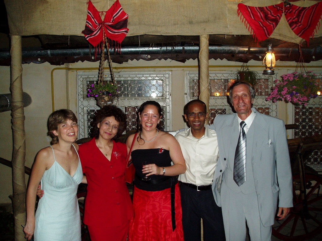 Liz, a Romanian lady, Natalie, Joyee and a Romanian guest.