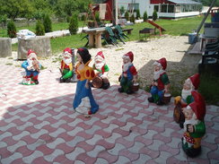 P20067040139	Snow White and the seven dwarfs.