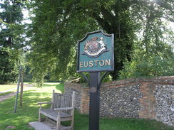 P20078129132	Euston village sign.