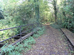 P2007A189513	An old railway bridge over Park Stream at Horsebridge.