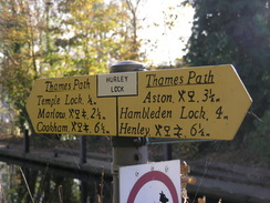 P2007B040283	A sign at Hurley Lock.