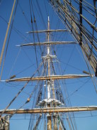 P20089200069	The main mast of the Jeanie Johnston.