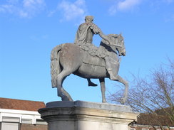 P20091055912	The Statue of King William III in Petersfield.