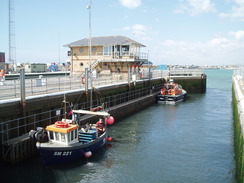 P20107280088	Shoreham-by-Sea lock.