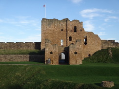 P2011DSC06189	Tynemouth castle.