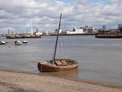 P2012DSC00997	A boat on the foreshire in North Greenwich.