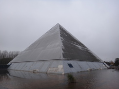 P2017DSC07317	A dishevelled pyramid.