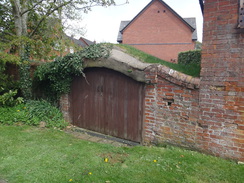 P2018DSC00136	An earth-sheltered garage in Naseby.