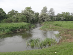 P2018DSC00840	A river stream near Lower Barnwell Lock.