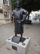 P2018DSC03056	A statue of King John in King's Lynn.