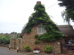P2018DSC04386	A cottage in Shutford.