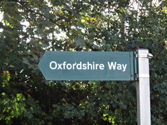 P2018DSC05120	An Oxfordhsire Way sign outside Bourton-on-the-Water.