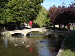 P2018DSC05132	A bridge over the River Windrush in Bourton-on-the-Water.