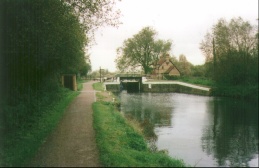 E09	The junction of the River Lea and Stort Navigations at Fieldes Weir Lock.