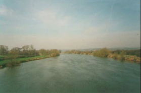 J02	The view from Gunthorpe Bridge looking west along the Trent.